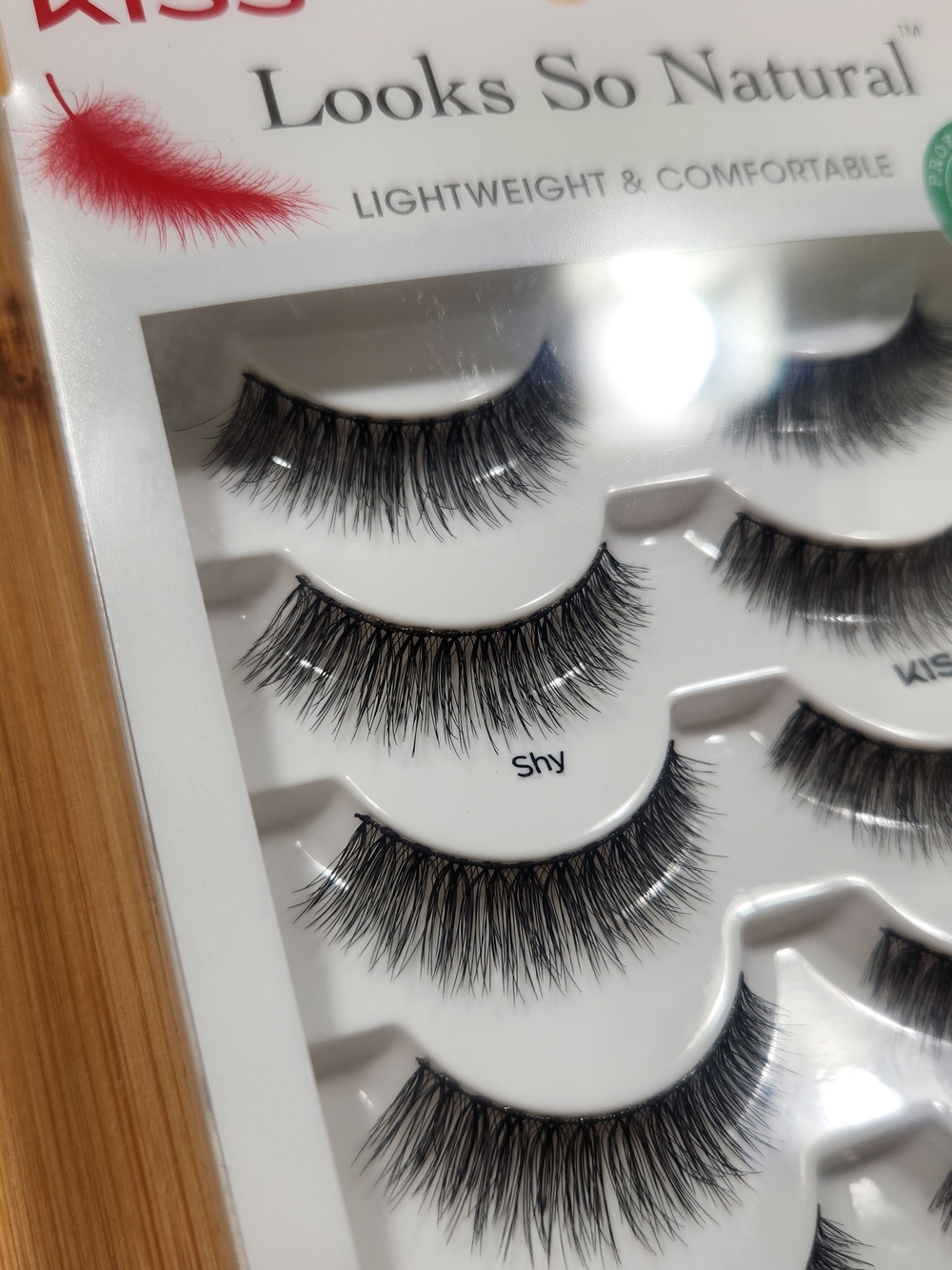 5 Pack NEW Kiss Lashes "Shy" Looks So Natural - Picture 2 of 7